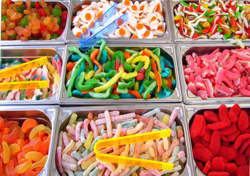 magasin-ST PAUL EN FORET-min_pick_and_mix_children's_sweets_candy_colorful_treat_confectionery-1020869